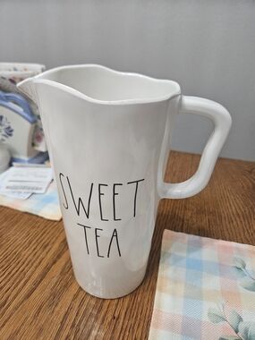 Sweet Tea Ceramic Pitcher Jug - White